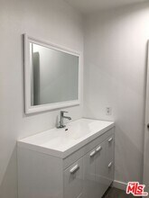 13562 Vanowen St in Los Angeles, CA - Building Photo - Building Photo