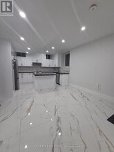 1432 Yellow Rose Cir in Oakville, ON - Building Photo - Building Photo