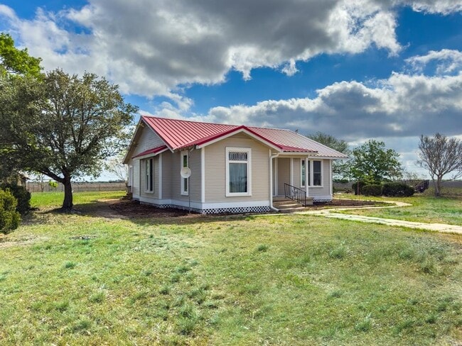 267 Bodemann Ln in Lockhart, TX - Building Photo - Building Photo