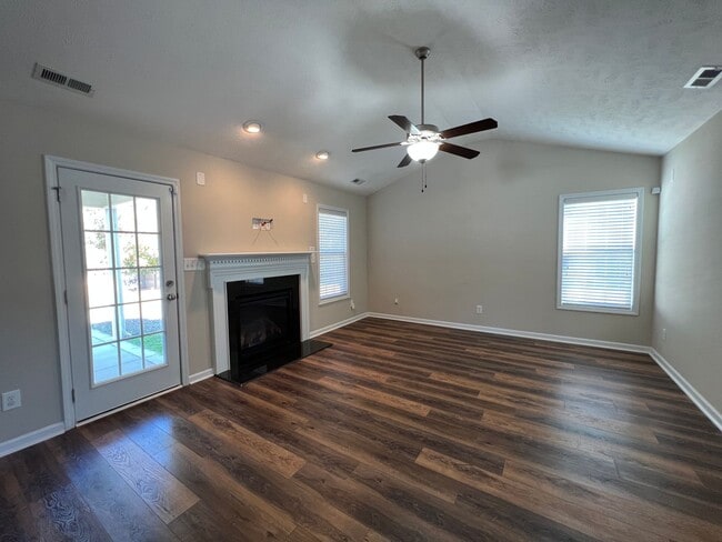 223 Bayleaf Dr in Raeford, NC - Building Photo - Building Photo