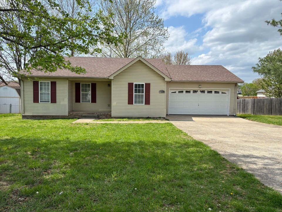 3460 Merganser Dr in Clarksville, TN - Building Photo