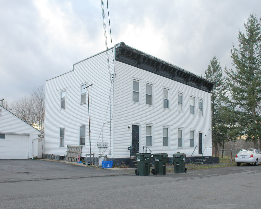 98 Melville Ave in Cohoes, NY - Foto de edificio