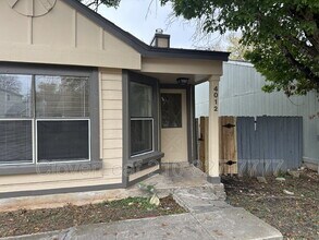 4012 Sunrise Creek Dr in San Antonio, TX - Building Photo - Building Photo