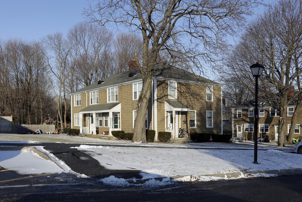 Agawam Village Apartments Ipswich, MA Apartments For Rent