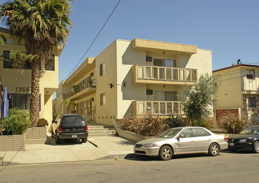 1348 N Vista St in Los Angeles, CA - Building Photo