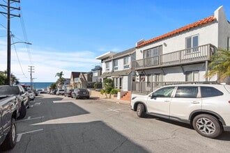303 28th St, Unit 303 in Hermosa Beach, CA - Building Photo - Building Photo