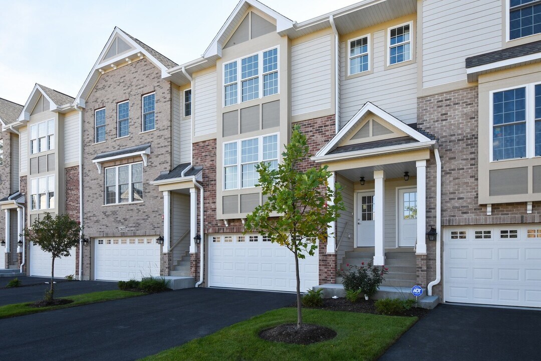 2601 Chelsey St in Buffalo Grove, IL - Building Photo