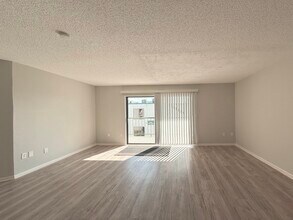 2816 S Bartell Dr in Houston, TX - Foto de edificio - Building Photo