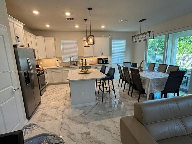 4334 Ficus St in Hollywood, FL - Building Photo - Building Photo
