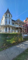 327 Broad St in Bridgeport, CT - Building Photo