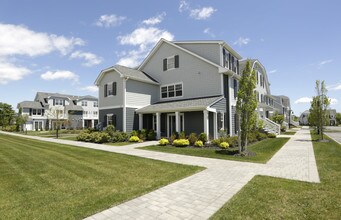 Fairfield at Southampton in Southampton, NY - Building Photo - Building Photo