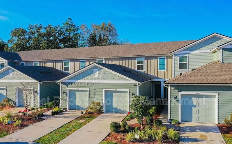 8068 Echo Springs Rd in Jacksonville, FL - Building Photo