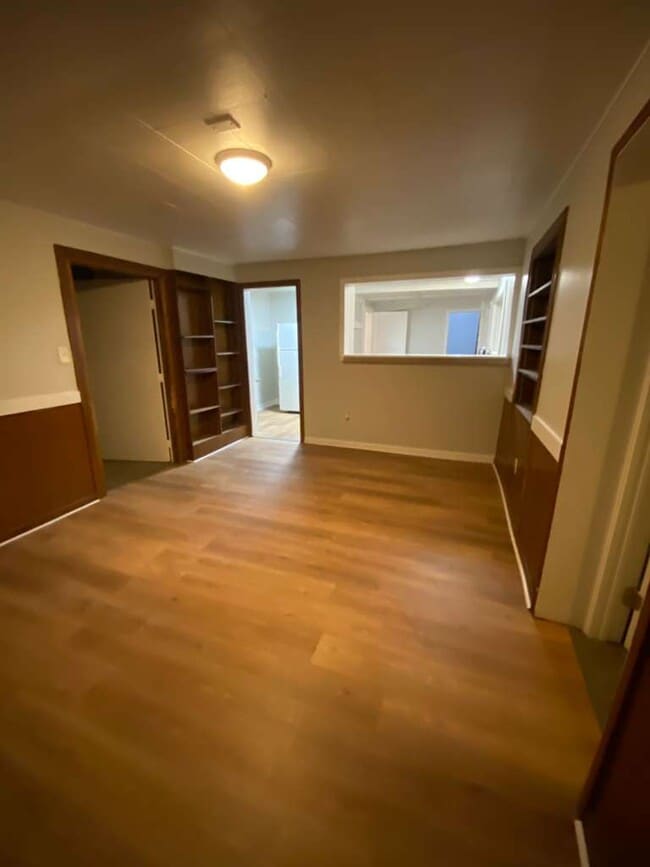 1228 E 340th St in Eastlake, OH - Building Photo - Building Photo