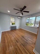 21 N Grove St in Valley Stream, NY - Building Photo - Building Photo