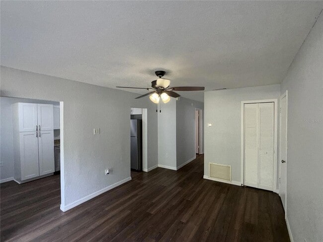 31822 Sybil in Sorrento, FL - Foto de edificio - Building Photo