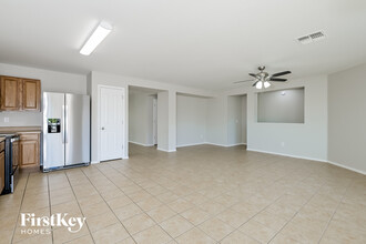 5747 W King Snake Dr in Tucson, AZ - Building Photo - Building Photo