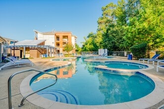 Republic at Sam Houston in Huntsville, TX - Foto de edificio - Building Photo