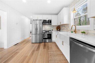 150 Sweetwater St in Canton, GA - Building Photo - Building Photo