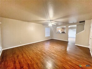 364 Starling Creek in New Braunfels, TX - Building Photo - Building Photo