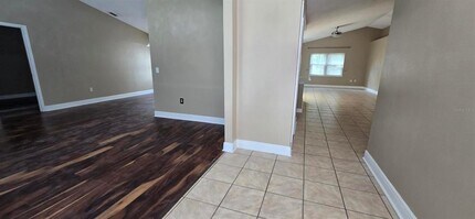 978 Humphrey Blvd in Deltona, FL - Building Photo - Building Photo