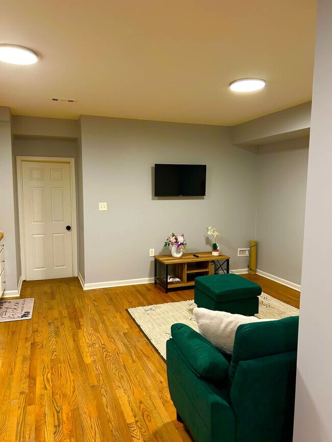 1255 Raum St NE in Washington, DC - Foto de edificio - Building Photo