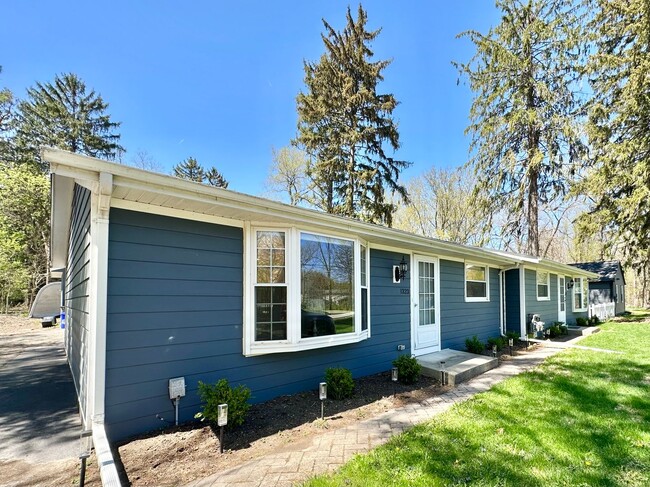 property at 1323 N Genesee St