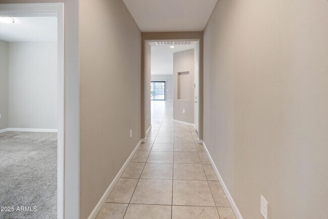 5341 W Western Star Blvd in Laveen, AZ - Foto de edificio - Building Photo