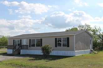 Woodhaven Manufactured Home Community in Mineral Wells, TX - Building Photo - Building Photo