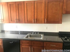 7 Mt Hood Rd in Boston, MA - Building Photo - Building Photo