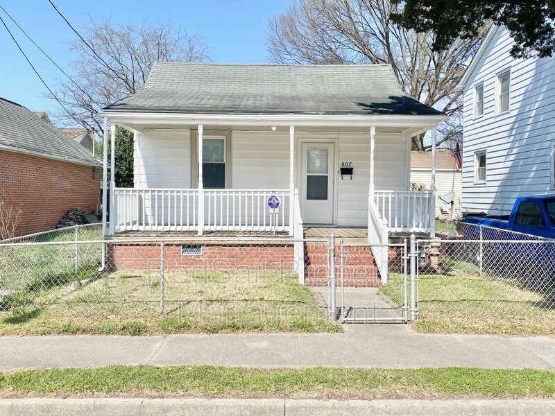 807 Victoria Blvd Rentals in Hampton, VA