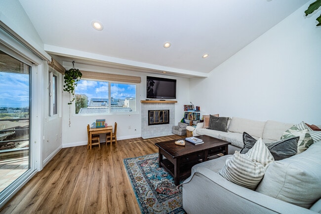 969 Hygeia Ave in Encinitas, CA - Building Photo - Building Photo