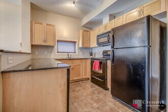 5720-212 2 St SW in Calgary, AB - Building Photo - Building Photo