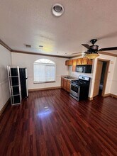 835 H St, Unit 1 in Davis, CA - Foto de edificio - Building Photo