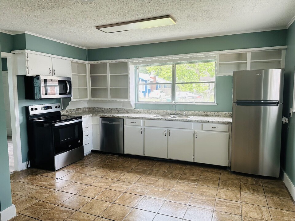 4307 Lewis Ave in Gulfport, MS - Building Photo