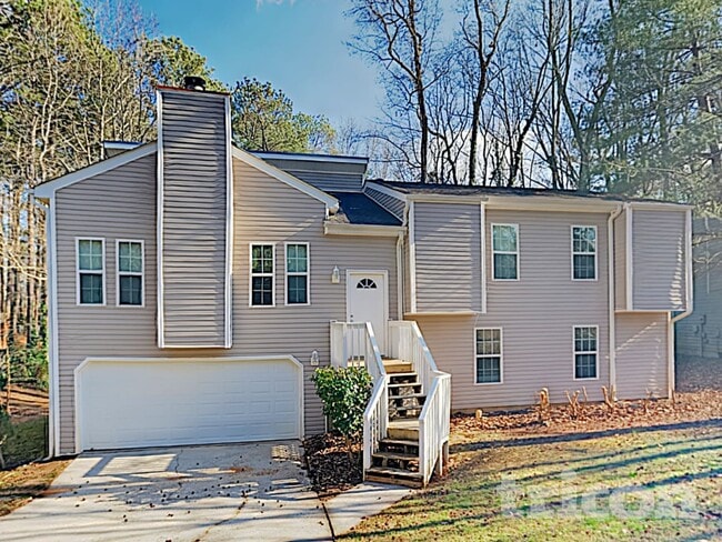 4088 Valley Brook Rd in Snellville, GA - Foto de edificio - Building Photo