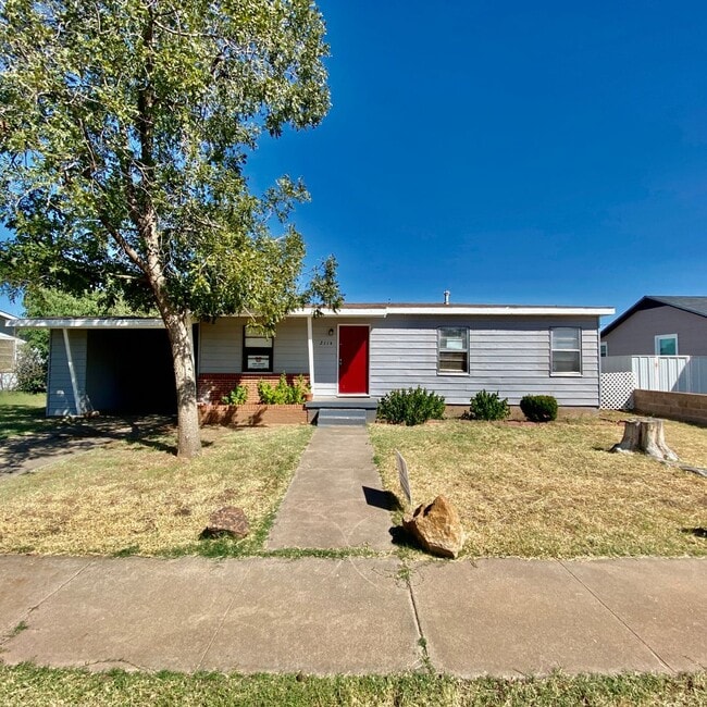 2114 Milburn Ave in Odessa, TX - Building Photo - Building Photo