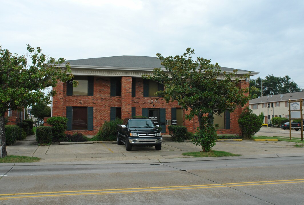 3201 Cleary Ave in Metairie, LA - Foto de edificio