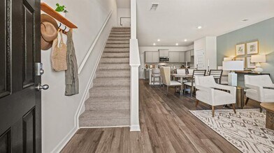 6741 Leigh St in Flowery Branch, GA - Building Photo - Building Photo