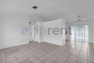 5131 Kati Lynn Dr in Apopka, FL - Building Photo - Building Photo