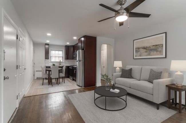 Pleasant Valley Apartments in Moorestown, NJ - Building Photo - Building Photo