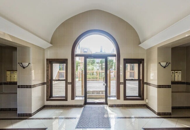 4556 W Wilson Ave in Chicago, IL - Building Photo - Building Photo