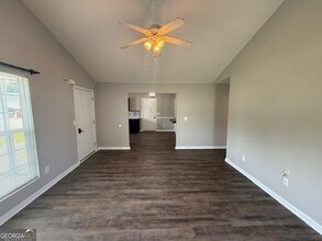 221 Cody Dr in Macon, GA - Building Photo - Building Photo