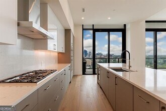 2425 Peachtree Rd NE in Atlanta, GA - Building Photo - Building Photo