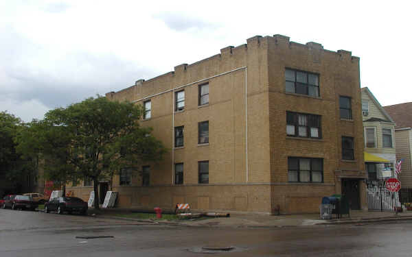 1855 N Pulaski Rd in Chicago, IL - Building Photo