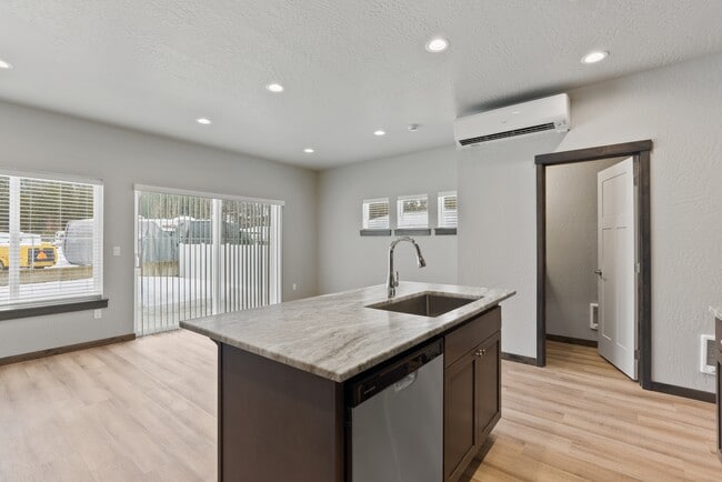 property at 6 7th St