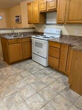 716 Tall Oaks Dr, Unit 100 in St. Clair, MO - Building Photo - Building Photo