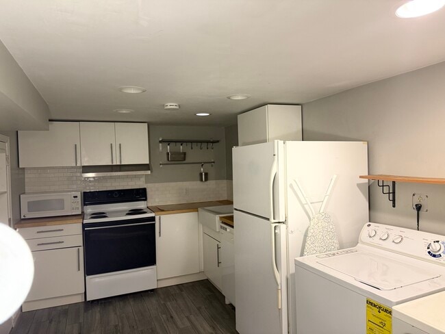 property at 1917 S Quebec St