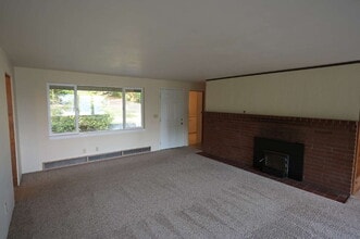 252 Schindler Rd in Sequim, WA - Building Photo - Building Photo