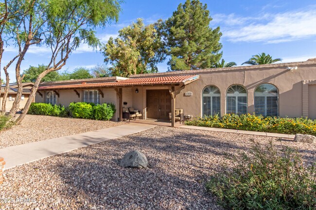 481 W Half Moon Way in Chandler, AZ - Building Photo - Building Photo