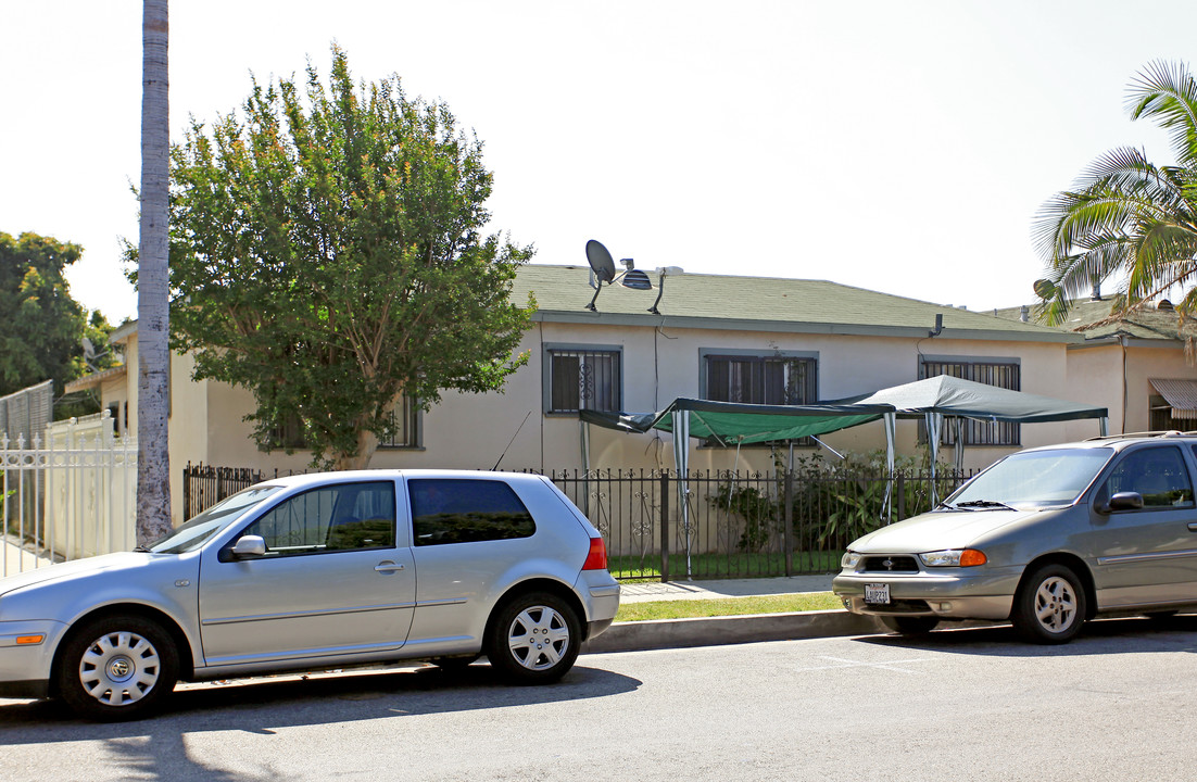 6814 Rugby Ave in Huntington Park, CA - Building Photo